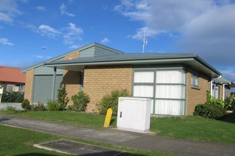 Photo of property in 162 Ruapehu Drive, Fitzherbert, Palmerston North, 4410