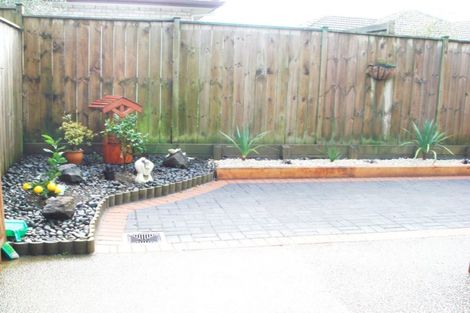 Photo of property in 11 Lilybank Crescent, East Tamaki, Auckland, 2013