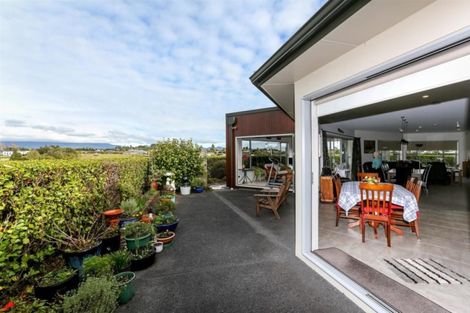 Photo of property in 18 Adam Lile Drive, Highlands Park, New Plymouth, 4312