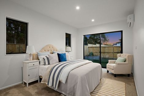 Photo of property in 18 Konoba Avenue, Kumeu, 0810