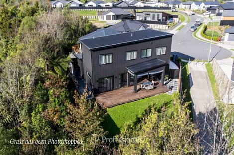 Photo of property in 22 Rewarewa Way, Timberlea, Upper Hutt, 5018