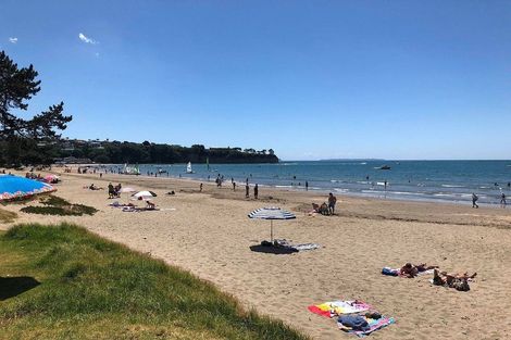 Photo of property in 98 Oaktree Avenue, Browns Bay, Auckland, 0630