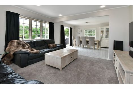 Photo of property in 11a Milton Road, Orewa, 0931