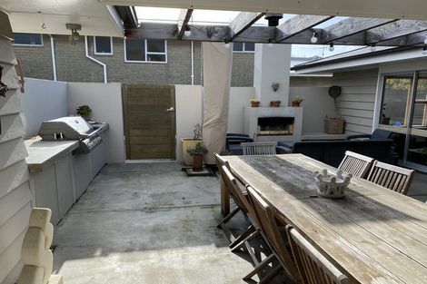 Photo of property in 122 Waimairi Road, Ilam, Christchurch, 8041