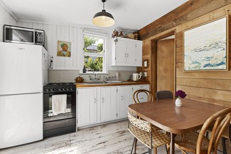 Photo of property in 18-22 Dixon Street, Oakura, 4314