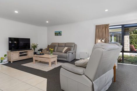 Photo of property in 24 Saint Heliers Place, Papamoa Beach, Papamoa, 3118