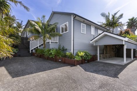 Photo of property in 1/27 Kiteroa Terrace, Rothesay Bay, Auckland, 0630