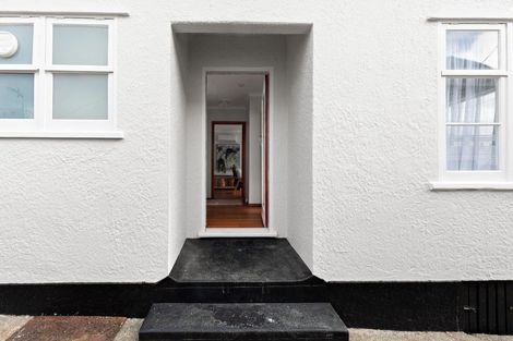 Photo of property in 15 East Street, Petone, Lower Hutt, 5012