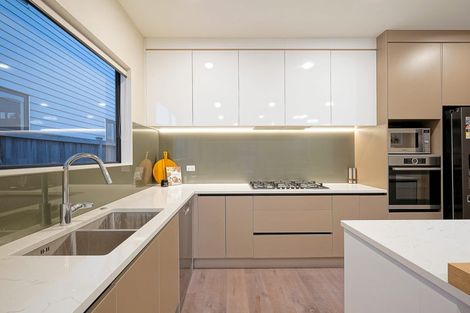Photo of property in 17 Toanui Road, Hobsonville, Auckland, 0616