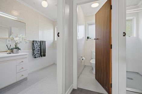 Photo of property in 34 Truby King Street, Merrilands, New Plymouth, 4312