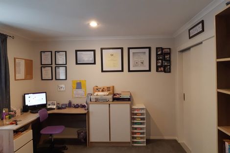 Photo of property in 296 Forest Hill Road, Waiatarua, Auckland, 0612