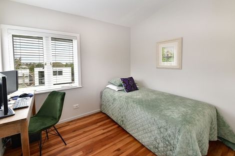 Photo of property in 1339 Whangaparaoa Road, Army Bay, Whangaparaoa, 0930