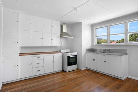 Photo of property in 10 Currie Street, Te Karaka, 4022