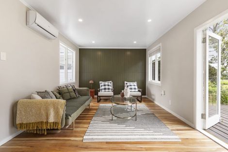 Photo of property in 24d Clinton Avenue, Te Atatu Peninsula, Auckland, 0610