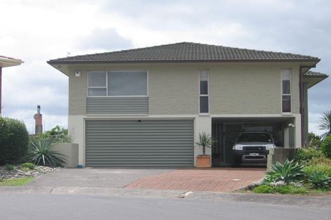 Photo of property in 13 Colin Wild Place, Glenfield, Auckland, 0629