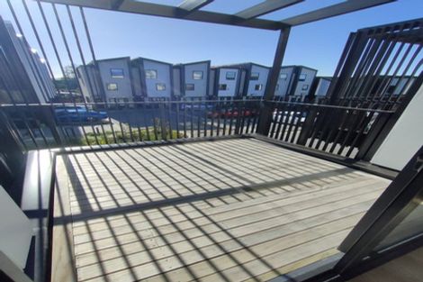 Photo of property in 7/32a Westgate Drive, Massey, Auckland, 0614