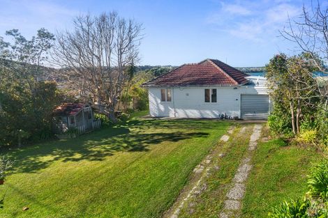 Photo of property in 79 Tiri Road, Tindalls Beach, Whangaparaoa, 0930