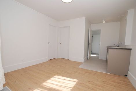 Photo of property in 21 Camrose Place, Glenfield, Auckland, 0629