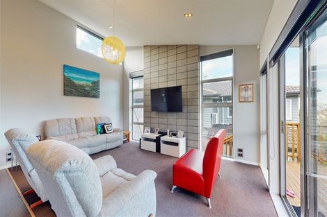 Photo of property in 94 Lake Panorama Drive, Henderson Valley, Auckland, 0612