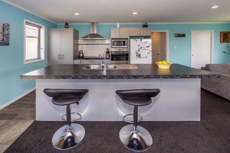 Photo of property in 8 Carteret Place, Aranui, Christchurch, 8061