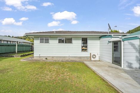 Photo of property in 2/15 Gemstone Drive, Birchville, Upper Hutt, 5018