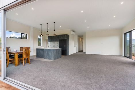 Photo of property in 3 Rewarewa Rise, Whangamata, 3691