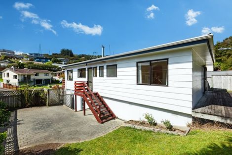 Photo of property in 58 Albatross Close, Whitby, Porirua, 5024