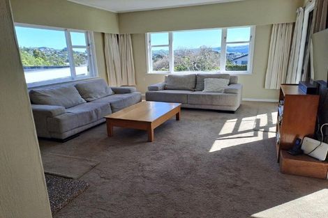 Photo of property in 102 Glanmire Road, Newlands, Wellington, 6037