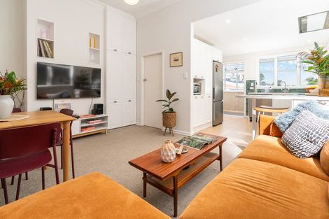 Photo of property in 15 Duppa Street, Berhampore, Wellington, 6023