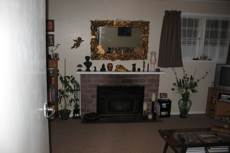 Photo of property in 26 Holmes Grove, Naenae, Lower Hutt, 5011