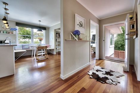 Photo of property in 30 Atkinson Road, Titirangi, Auckland, 0604