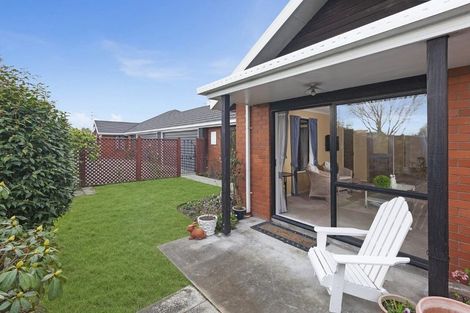 Photo of property in 2/27 Waimairi Road, Upper Riccarton, Christchurch, 8041
