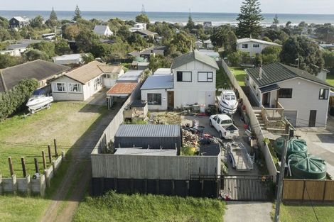 Photo of property in 37 Gawler Street, Te Horo Beach, Otaki, 5581
