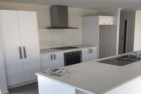 Photo of property in 13 Parton Road, Pukekohe, 2120