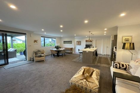 Photo of property in 7 Magdalinos Way, Havelock North, 4130