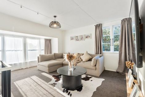 Photo of property in 21 Hadfield Crescent, College Estate, Whanganui, 4500