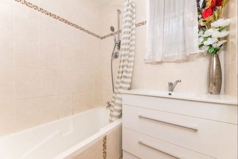 Photo of property in 61 Oreil Avenue, West Harbour, Auckland, 0618