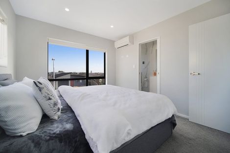 Photo of property in 20 Survila Street, Takanini, 2110