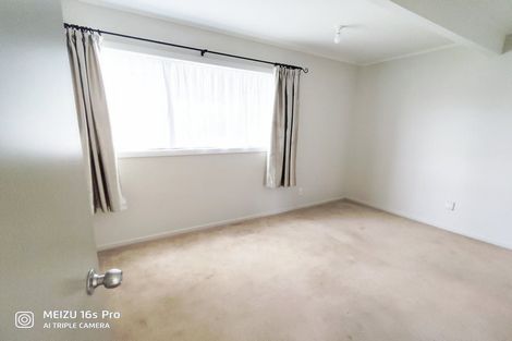 Photo of property in 20b Roberts Road, Te Atatu South, Auckland, 0610