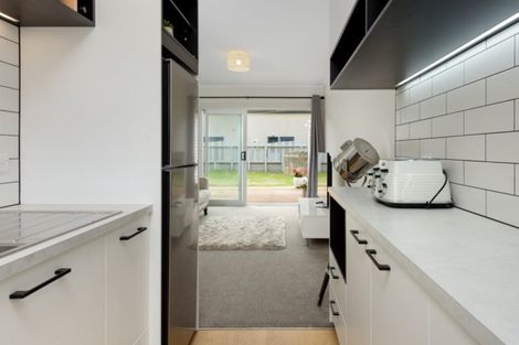 Photo of property in 40d Maunganui Road, Mount Maunganui, 3116