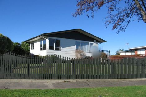 Photo of property in 24 Lockhart Avenue, Milson, Palmerston North, 4414