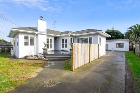 Photo of property in 39 Moana Street, Otaki Beach, Otaki, 5512