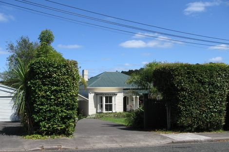 Photo of property in 18 Maunganui Road, Birkenhead, Auckland, 0626