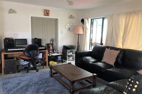 Photo of property in 399 Bucklands Beach Road, Bucklands Beach, Auckland, 2012