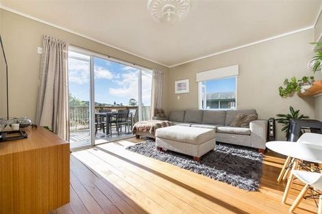 Photo of property in 24 Cedar Terrace, Stanmore Bay, Whangaparaoa, 0932