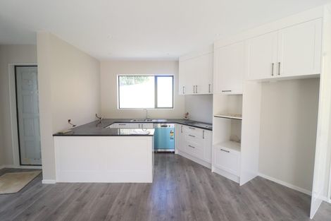 Photo of property in 6c St Catherine Crescent, West Harbour, Auckland, 0618