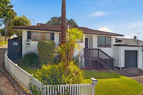 Photo of property in 15 Denarius Lane, Glendene, Auckland, 0602