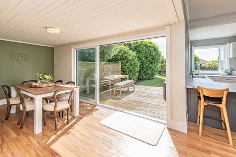 Photo of property in 2 Godwin Crescent, College Estate, Whanganui, 4500