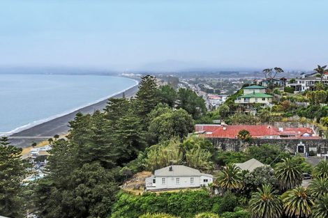 Photo of property in 135 Priestley Terrace, Bluff Hill, Napier, 4110