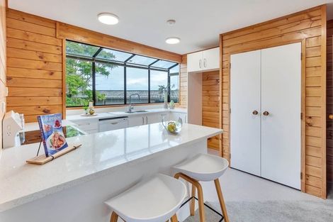 Photo of property in 1/21 Chablis Place, Henderson, Auckland, 0612